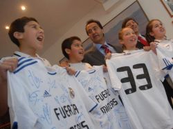 Real Madrid envió camisetas a los mineros en Chile