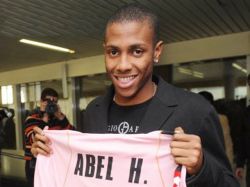 Abel Hernández fuera de gira