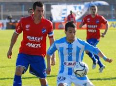 Cerro goleó a Nacional y logró su primera victoria