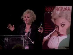 Kim Novak fue diagnosticada con cáncer de seno