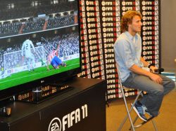 Forlán empató con su equipo en un clásico virtual