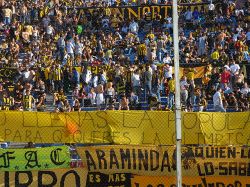 Peñarol no pudo ganar y Defensor es el único líder