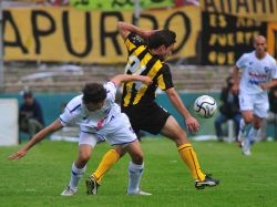 Nacional y Peñarol empataron sin goles en partido opaco