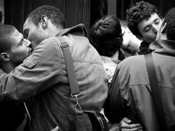 Parejas homosexuales podrían concebir a sus hijos