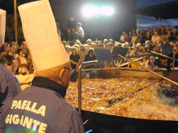 Paella gigante en Piriápolis