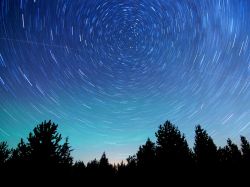 Una lluvia de meteoros consagra el fin del año