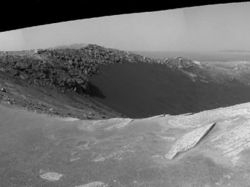 Robot de la Nasa encuentra un enorme cráter en Marte