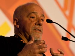 Paulo Coelho prohibido en Irán