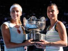 Dulko y Pennetta ganan la final de dobles en Australia