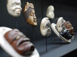 Museos apuestan a contemplar el arte desde la pantalla