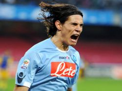 Cavani no se aburre de hacer goles en Italia