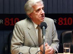 Tabaré Vázquez: "Mi candidatura va a depender de lo que los frenteamplistas resuelvan"