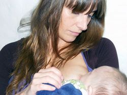 Facebook reabrió cuenta de la psicóloga que amamantaba