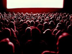 Maratón de cine sin dormir en Bolivia reúne 1.200 personas