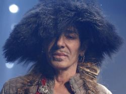 Modisto británico filmado diciendo "Amo a Hitler"