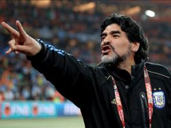 Maradona "aprende ucraniano" para dirigir en la Eurocopa