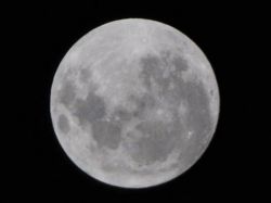 Una Luna gigante brillará este sábado en Uruguay