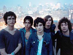 Escuche la nueva canción de The Strokes