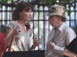 Suben imágenes de película de Woody Allen con Carla Bruni