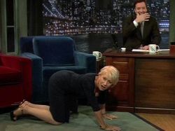 A Helen Mirren no le gustó ponerse "en cuatro patas"