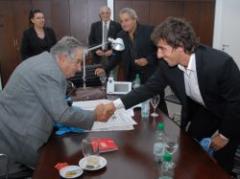 Cuevas se reunió con Mujica