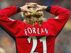 Forlán podría regresar al Manchester United