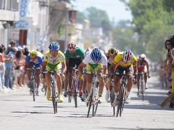 Vuelta Ciclista: argentino Darío Díaz ganó octava etapa