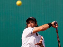 Cuevas aplastó a Tsonga y se metió en cuartos de Estoril