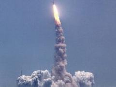 Lanzamiento de Endeavour coincide con la Boda Real