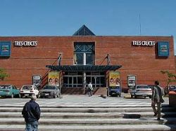 Reabren comercios afectados por incendio en Tres Cruces