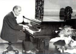 Cumpleaños de Eduardo Fabini