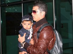 Vea las primeras fotos del bebé de Cristiano Ronaldo