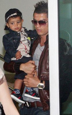 Vea las primeras fotos del bebé de Cristiano Ronaldo