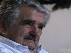 Mujica coordinará con ministerios cambio impositivo