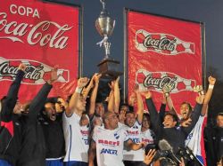 Nacional ganó en su casa el Clausura y la Tabla Anual