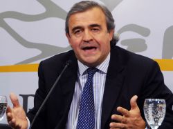 Larrañaga presentó propuesta para mejorar educación