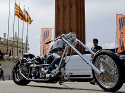 Fanáticos de Harley Davidson se instalan en Barcelona