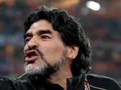 Maradona presenta demanda contra dos sitios de internet