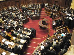 Diputados sigue debatiendo