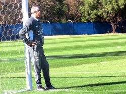 Uruguay entrenó y espera por la recuperación de Godín