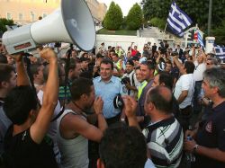 UE pide un segundo rescate para Grecia en julio