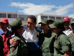 Chávez visitó de sorpresa a los cadetes militares