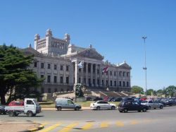 Información sobre Aratirí no conforma a la oposición