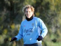 Forlán va por el récord
