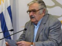 Mujica confirmó cambios en el equipo económico