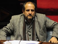 FA pedirá a Saravia abandono de comisiones parlamentarias