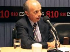 Javier García: "El Gobierno tiene la oportunidad de restablecer la relación con las FF. AA."