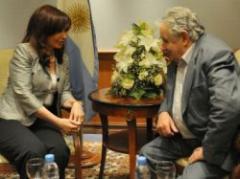 Mujica-Fernández: navegación y energía en agenda