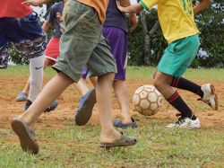 Pequeños cracks del fútbol son furor en la web