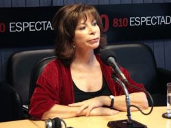 Isabel Allende: "Al escribir, lo que quiero es conmover a la gente, emocionar, ganar un amigo"